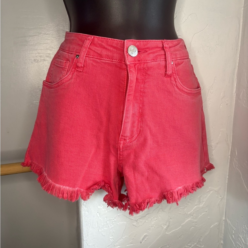 Kut from the Kloth Jane high rise watermelon red Frayed Hem Denim Shorts sz 4 - Picture 3 of 8